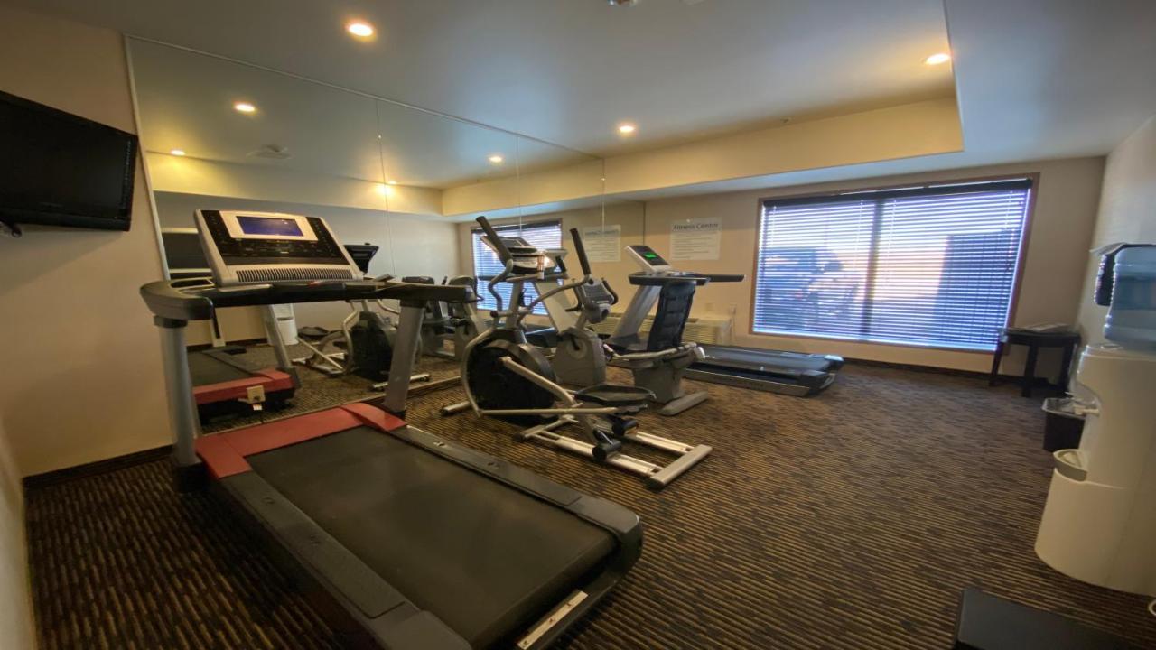 Holiday Inn Express Hotel & Suites Swift Current By Ihg Exterior foto